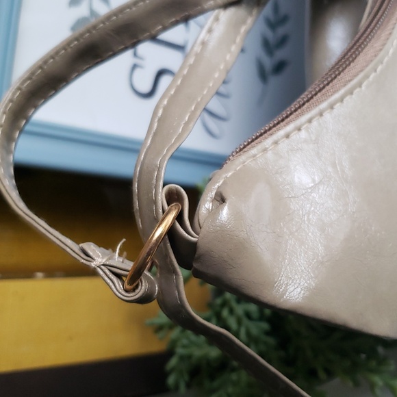 Womens Gray Vegan Leather Handbag. NWOT. - Picture 5 of 16